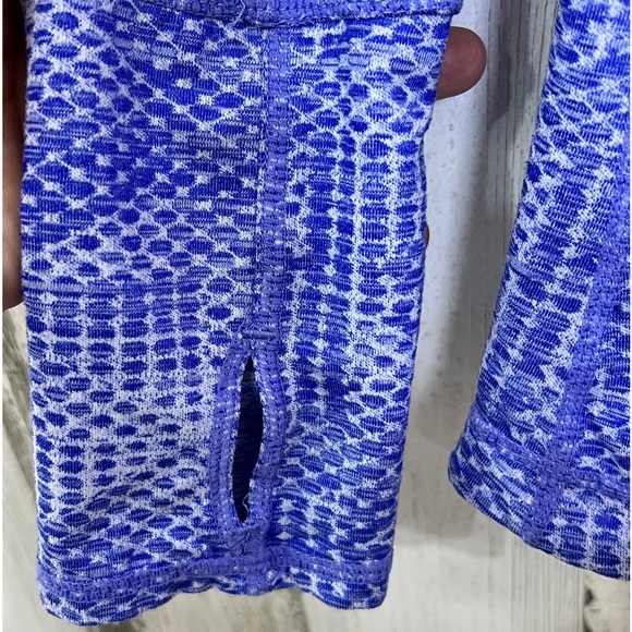 Kirkland Signature Women's  Athletic Activewear Top Blue Size Medium - Picture 4 of 12